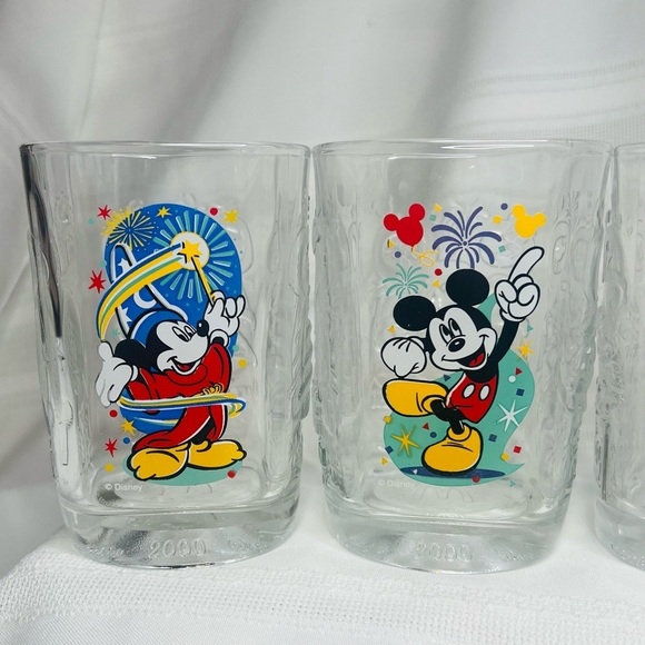 Disney McDonald’s Glasses‎ FOUR PARKS 
Celebration 2000 Set of 5 EUC - Picture 2 of 14